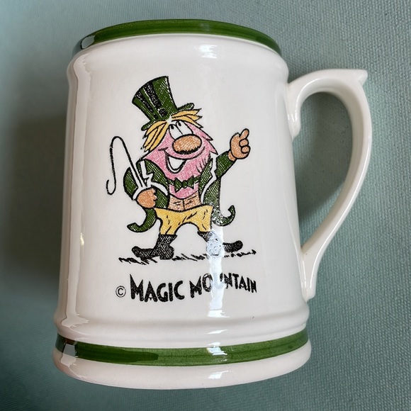 Vintage Six Flags Magic Mountain Leprechaun Mug 15oz - Picture 10 of 11